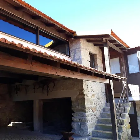 Vakantiehuis House With Shared Pool In Agueda, Mountain View Urgueira (Aveiro)