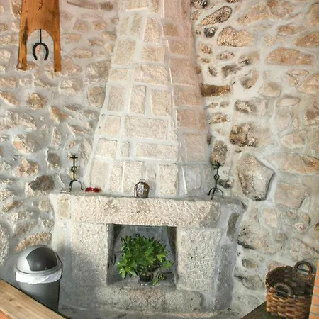 House With Shared Pool In Agueda, Mountain View Vakantiehuis Urgueira (Aveiro)