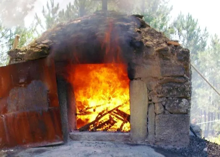 House With Shared Pool In Agueda, Mountain View Prázdninový dům
